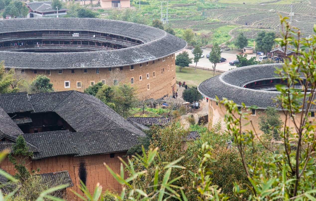 【福建土樓】世界第1奇樓，上天掉落的巨大甜甜圈建築!又被稱為「四菜一湯」!