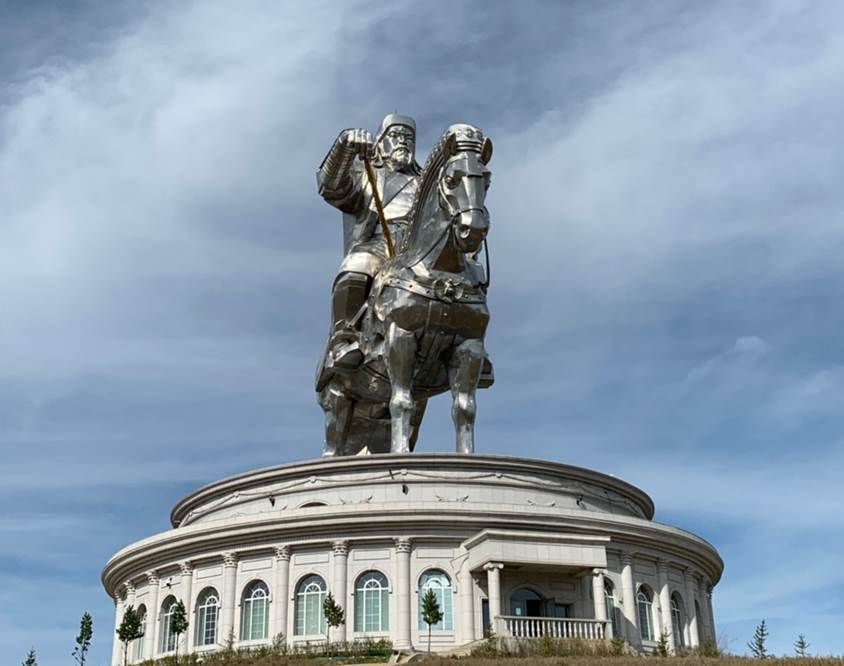 走吧壯遊去！山和雲的彼端 - 蒙古旅遊懶人包 蒙古成吉思汗雕像 1
