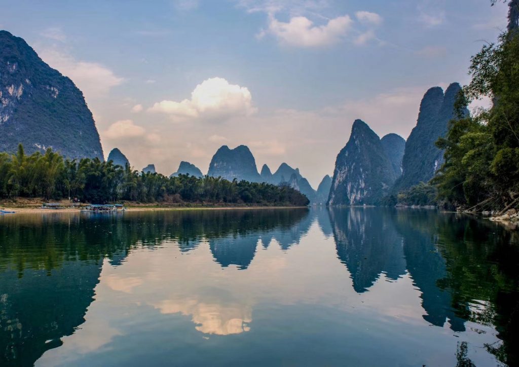 中國 桂林 灕江｜青絲帶勾勒的山水畫軸
