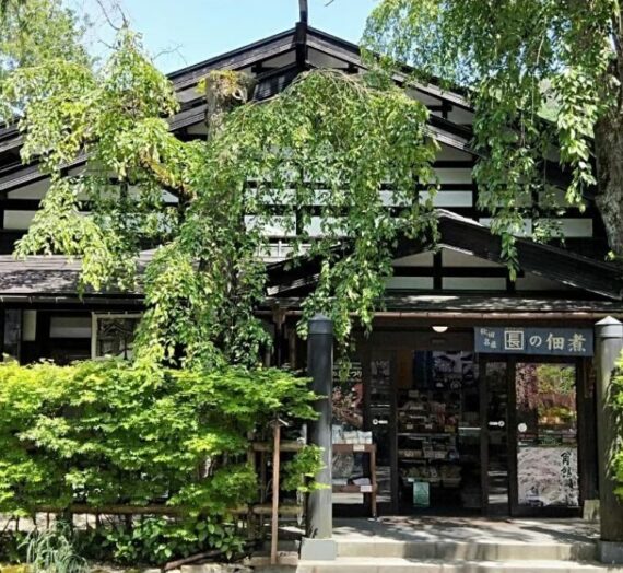 日本東北 | 漫步秋田角館武家屋敷，隨手一拍都是明信片的場景呀!