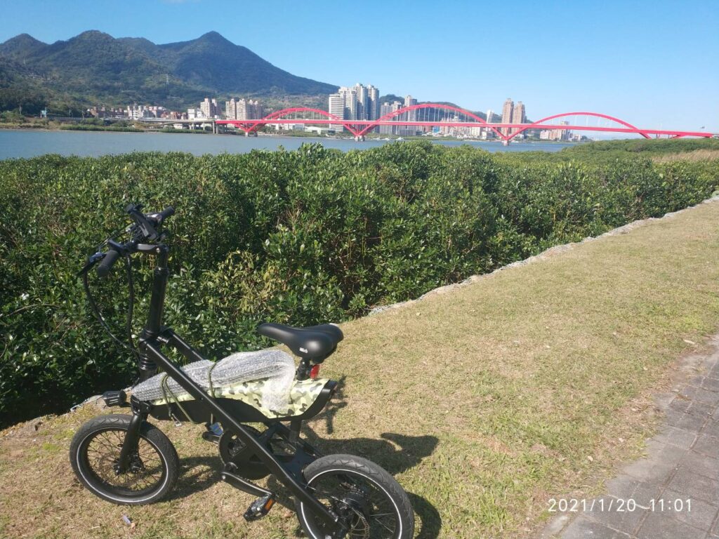 iMiró SIVRAC 摺疊電動輔助自行車-25KM淡水金色水岸１日騎行|山富旅遊 iMiro SIVRAC摺疊電動輔助自行車 淡水金色水岸１日騎行 6 1