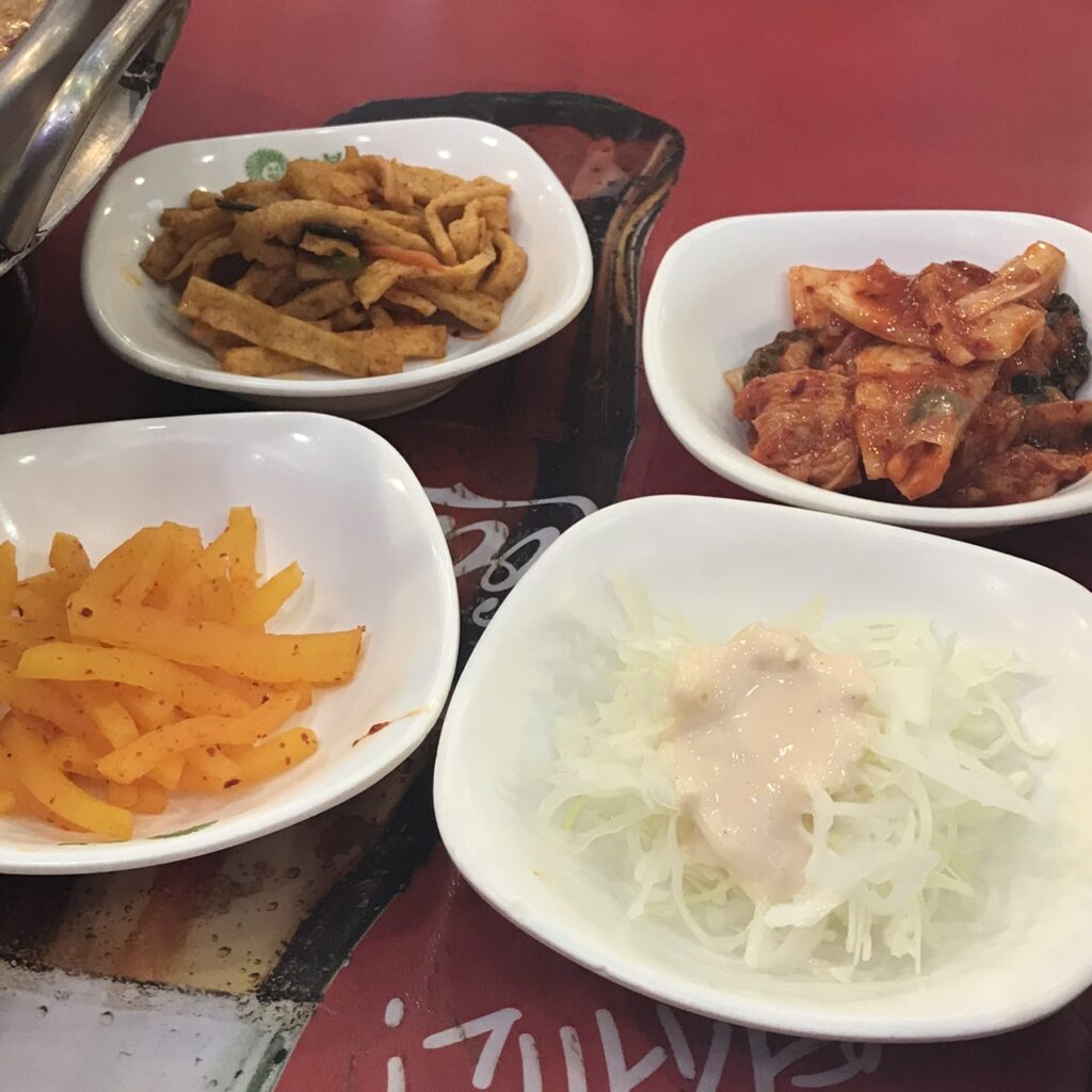 美食雷達-首爾篇|下班跟著「韓劇」男女主角續攤，體驗5大街邊美食 部隊鍋 小菜