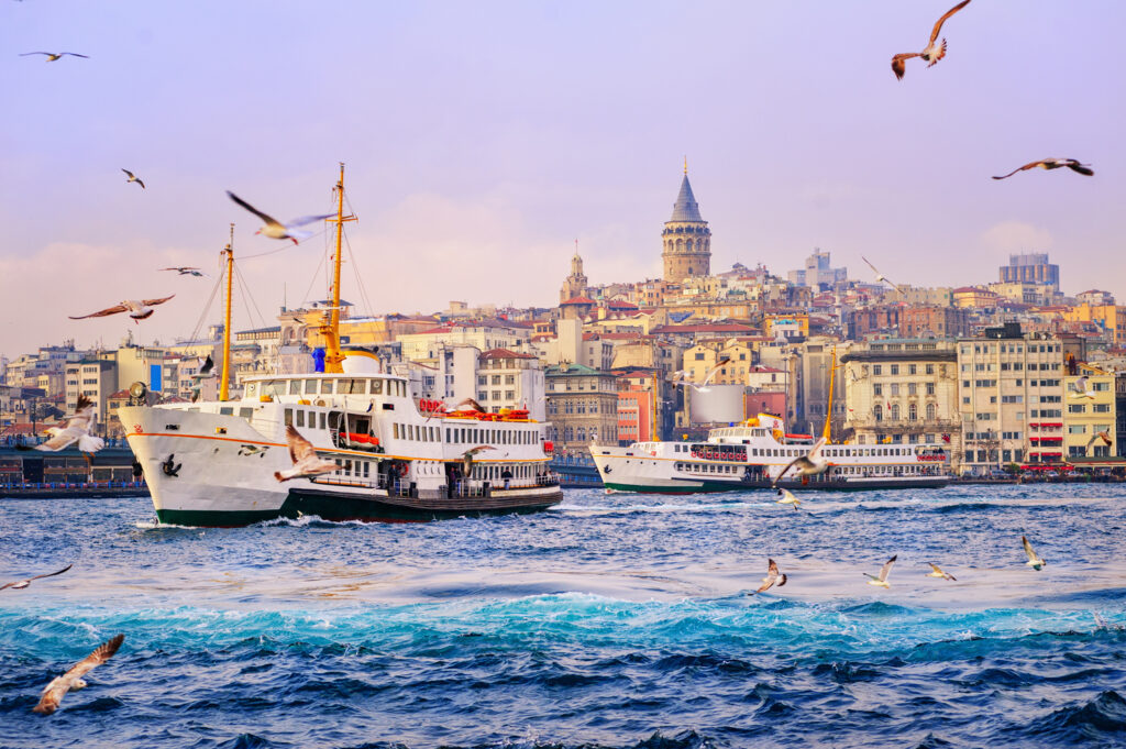 獨家海外旅遊秘笈｜Let's go 帶你開心出遊去~ S土耳其 伊斯坦堡 金角灣 shutterstock 227997625