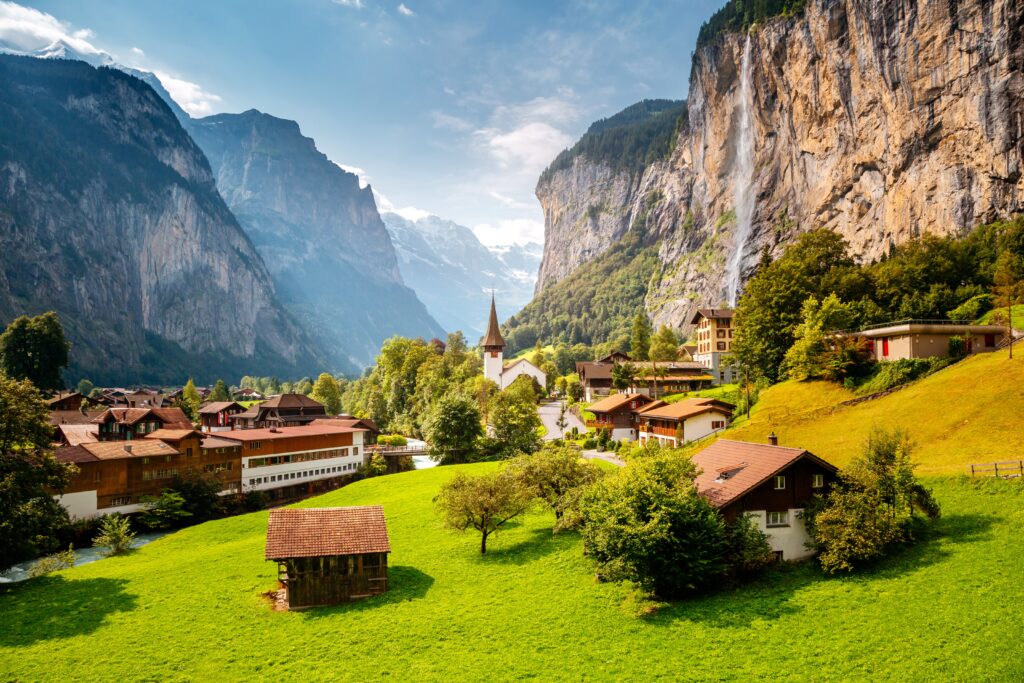 一起玩遍歐洲---9大瑞士旅遊景點 瑞士 勞特布龍嫩 施陶河瀑布
