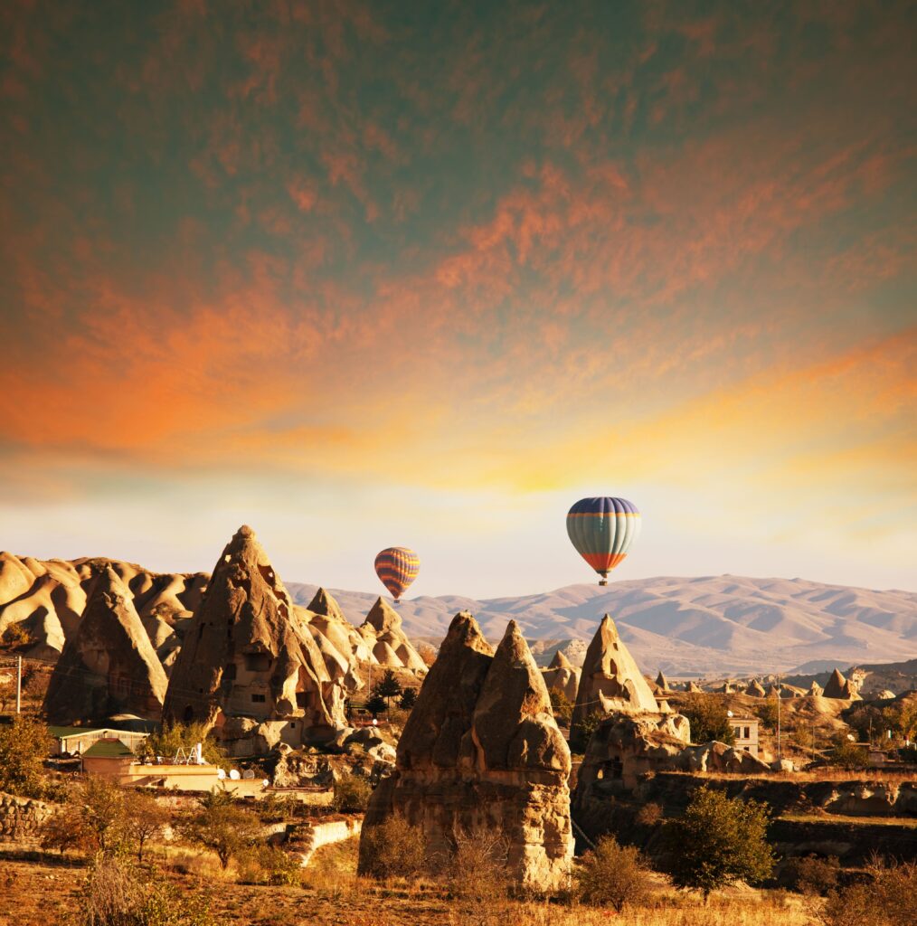 您對卡帕多奇亞(Cappadocia)的熱氣球飛行有哪些好奇的地方? 土耳其 卡帕多奇亞 shutterstock 66088126